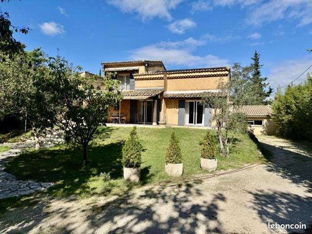 Villa 8 pièces 202 m²