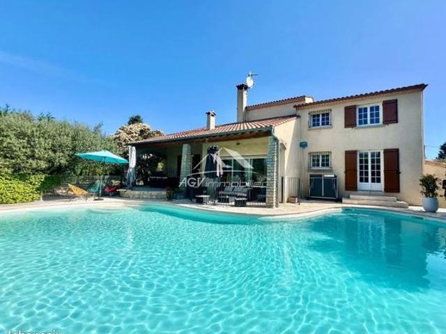 Villa 8 pièces 203 m²