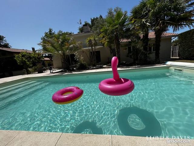 Villa 8 pièces 203 m²