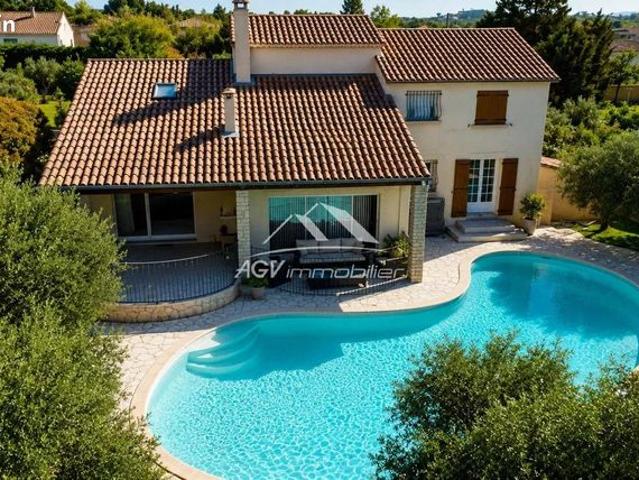 Villa 8 pièces 203 m²