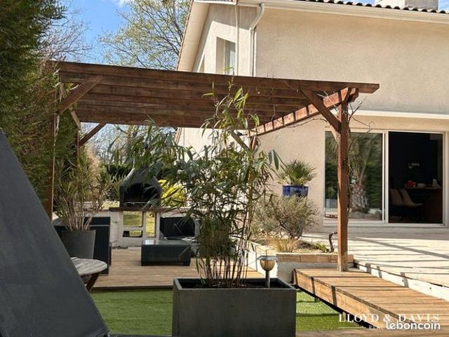 Villa 8 pièces 203 m²