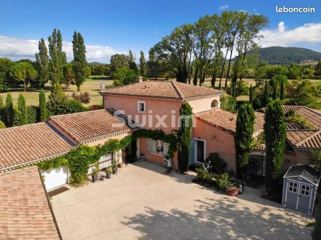 Villa 8 pièces 205 m²