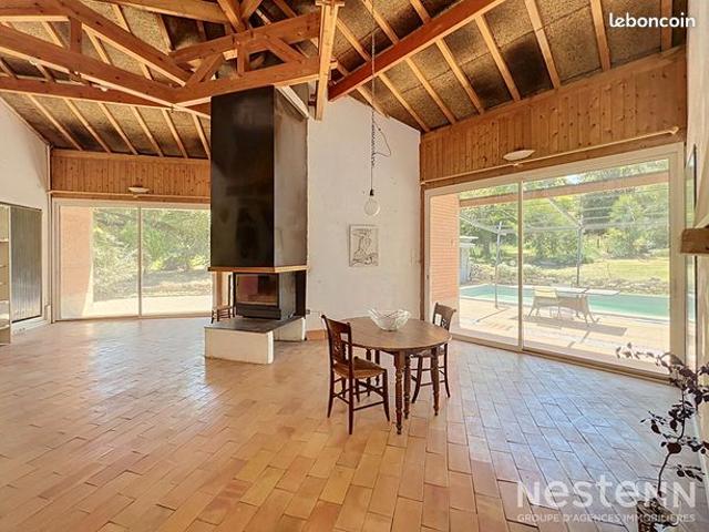 Villa 8 pièces 205 m²