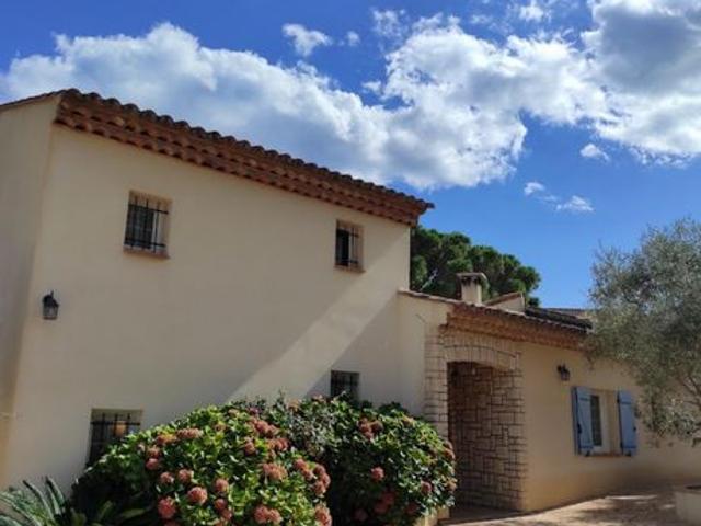 Villa 8 pièces 205 m²