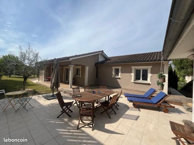 Villa 8 pièces 208 m²