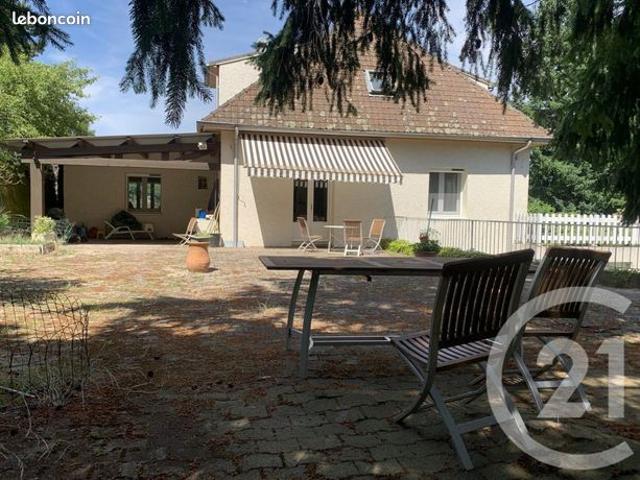 Villa 8 pièces 208 m²