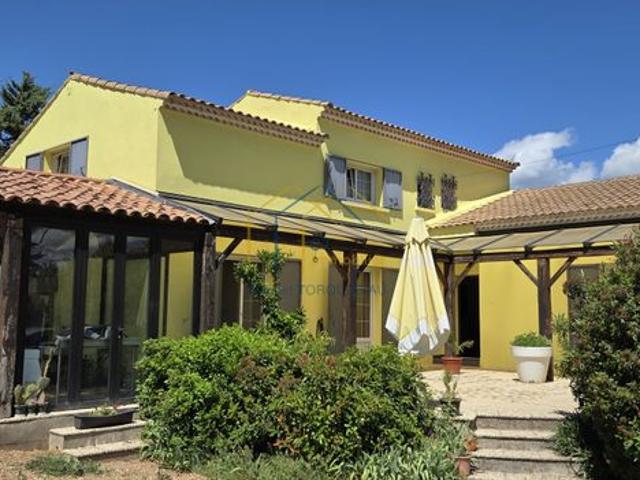 Villa 8 pièces 208 m²