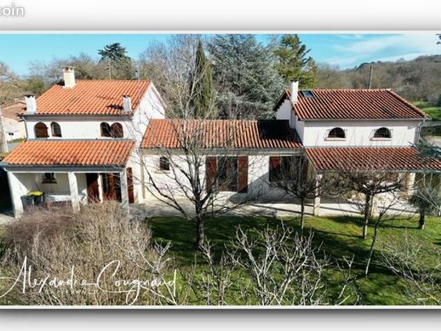 Villa 8 pièces 208 m²
