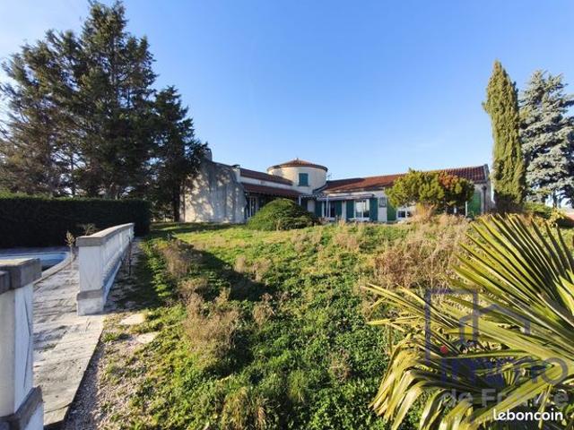 Villa 8 pièces 210 m²