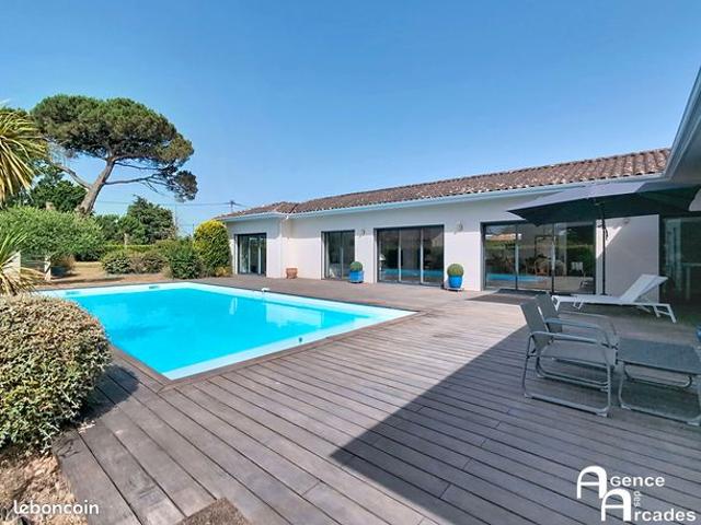 Villa 8 pièces 210 m²