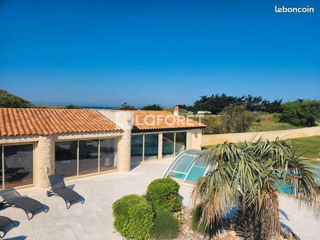 Villa 8 pièces 210 m²