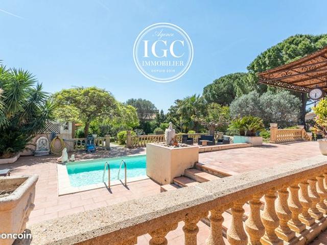 Villa 8 pièces 210 m²