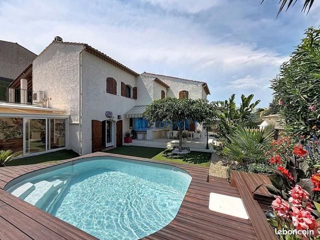 Villa 8 pièces 210 m²
