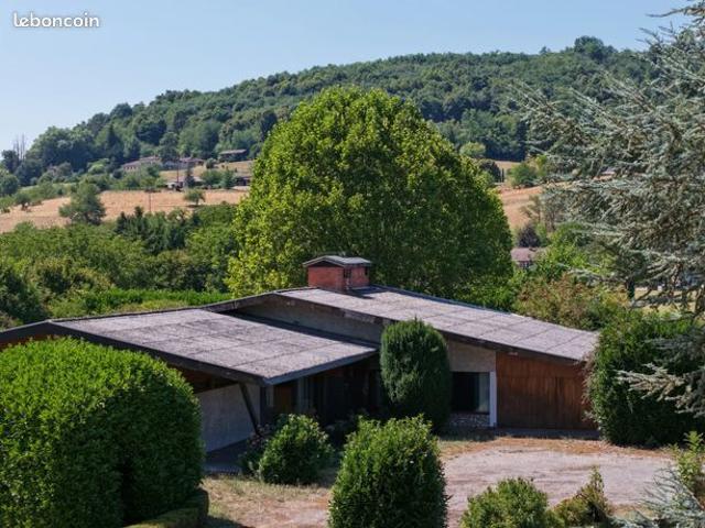 Villa 8 pièces 210 m²