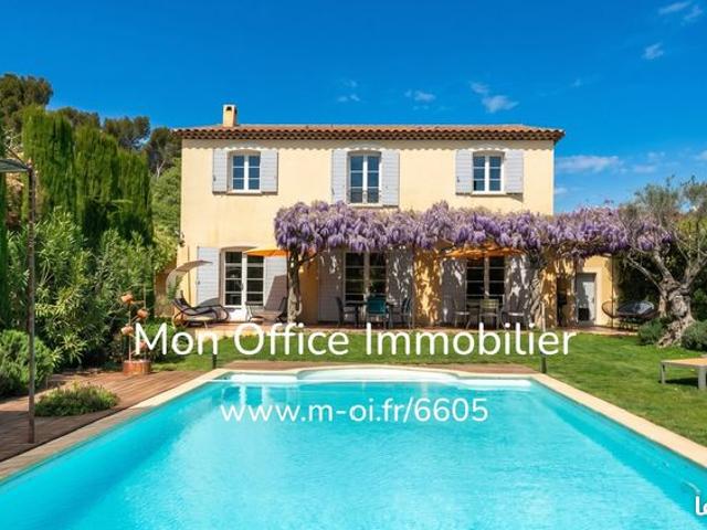 Villa 8 pièces 211 m²
