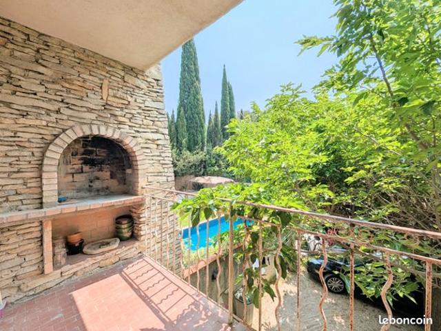 Villa 8 pièces 212 m²