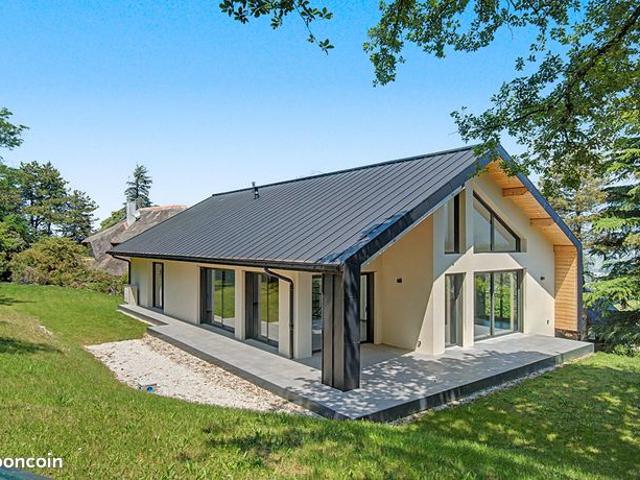 Villa 8 pièces 212 m²