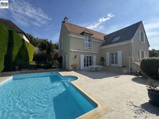 Villa 8 pièces 212 m²