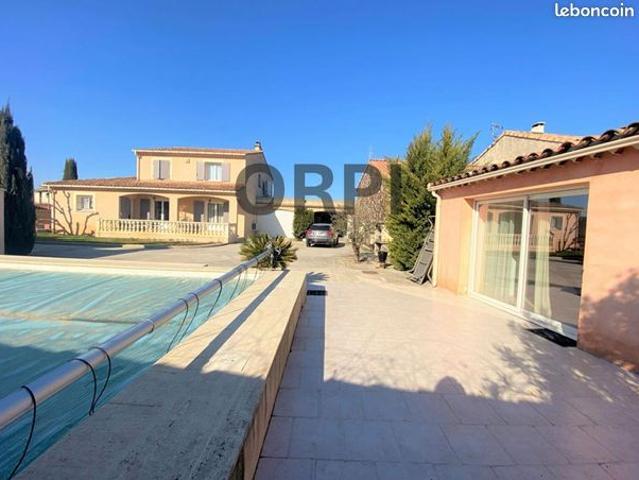 Villa 8 pièces 212 m²
