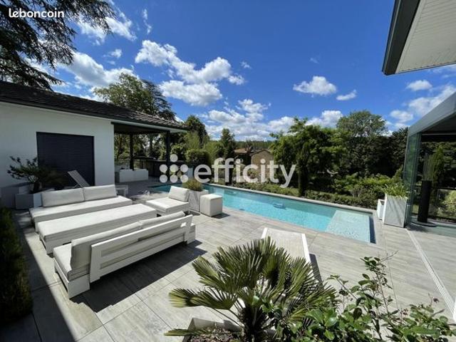 Villa 8 pièces 212 m²