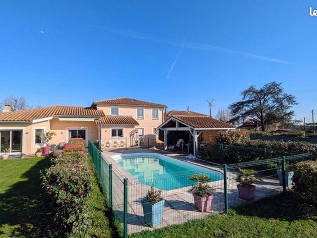 Villa 8 pièces 212 m²