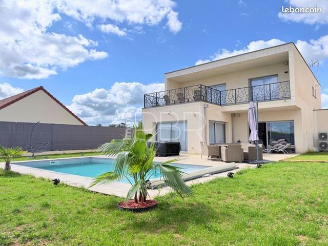 Villa 8 pièces 213 m²
