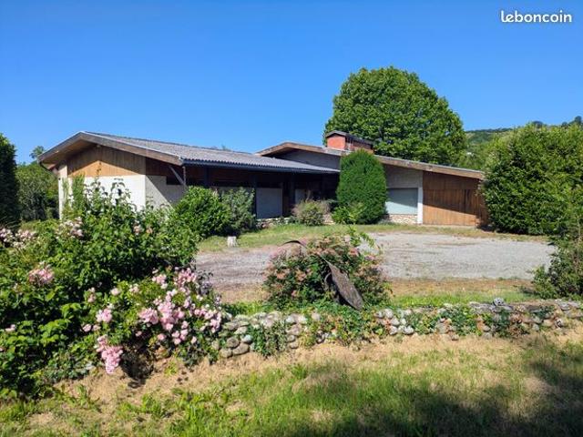 Villa 8 pièces 215 m²