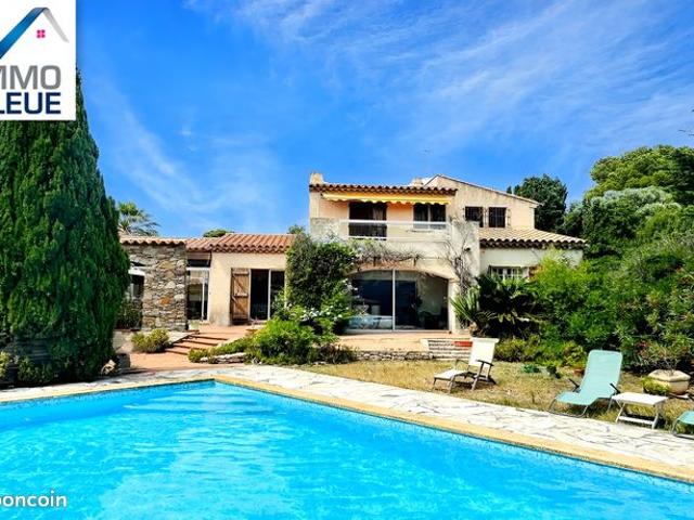 Villa 8 pièces 215 m²