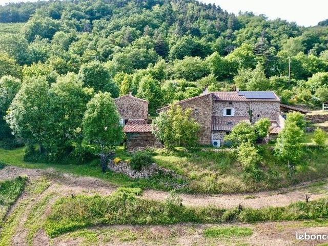 Villa 8 pièces 215 m²