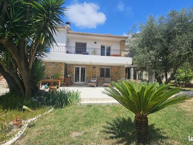Villa 8 pièces 216 m²