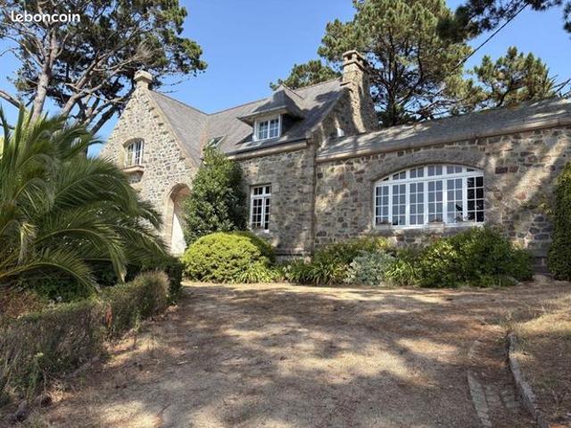 Villa 8 pièces 218 m²