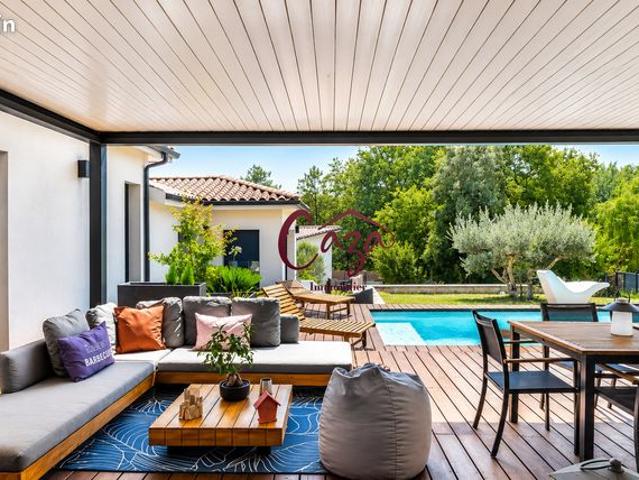 Villa 8 pièces 220 m²