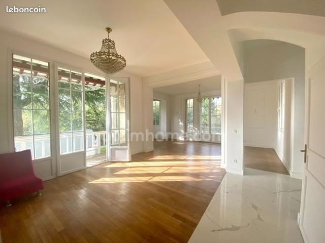 Villa 8 pièces 220 m²