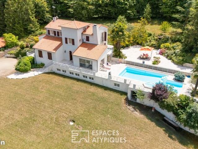Villa 8 pièces 220 m²