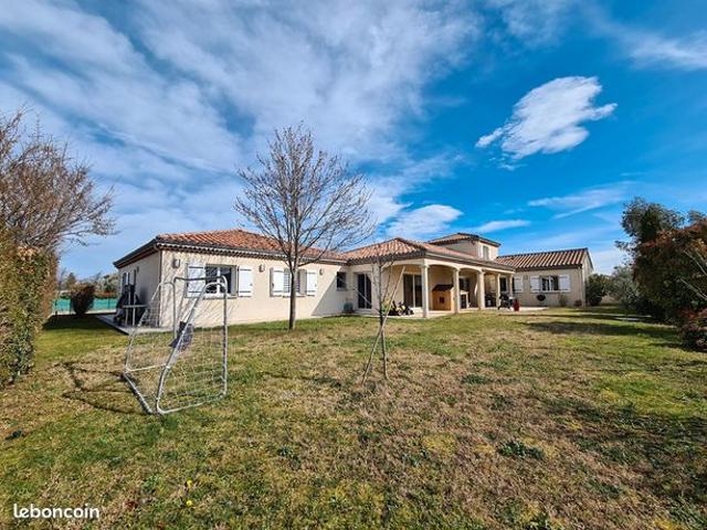 Villa 8 pièces 220 m²