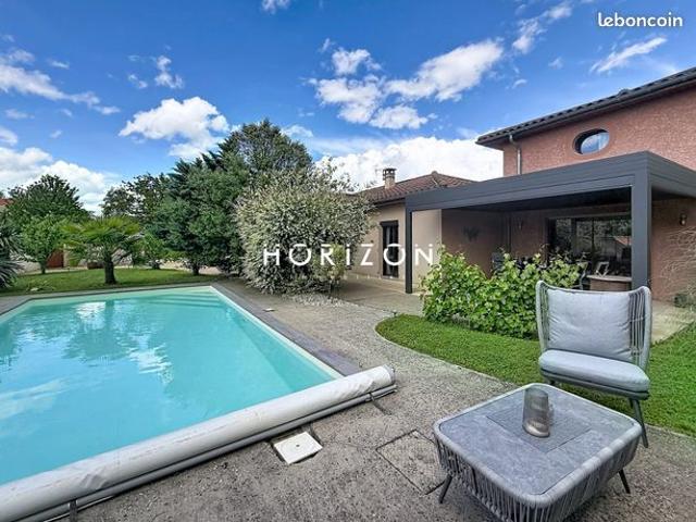 Villa 8 pièces 220 m²