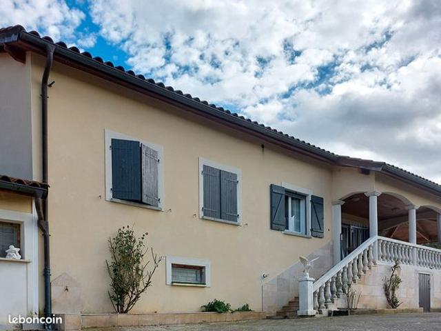 Villa 8 pièces 220 m²