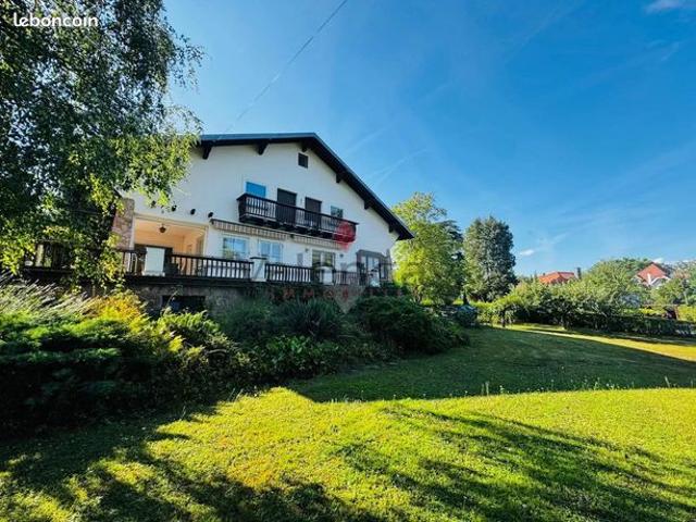 Villa 8 pièces 221 m²