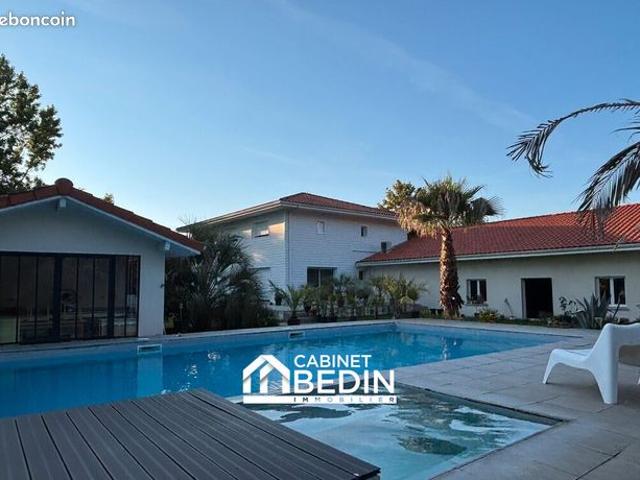 Villa 8 pièces 222 m²