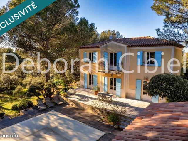 Villa 8 pièces 223 m²