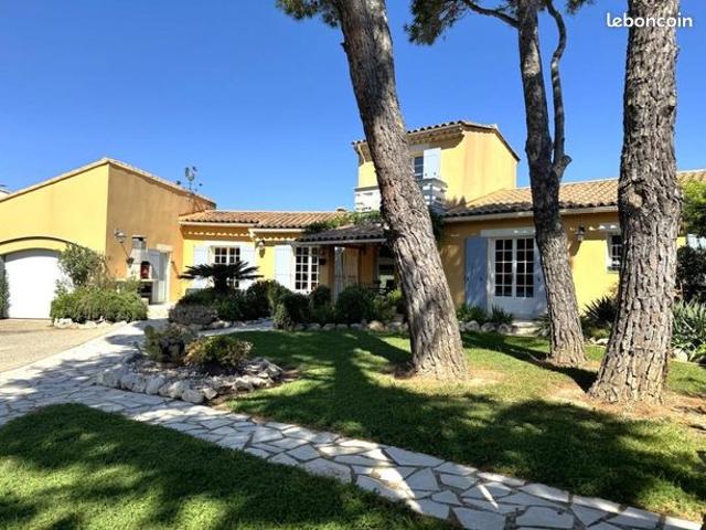 Villa 8 pièces 223 m²