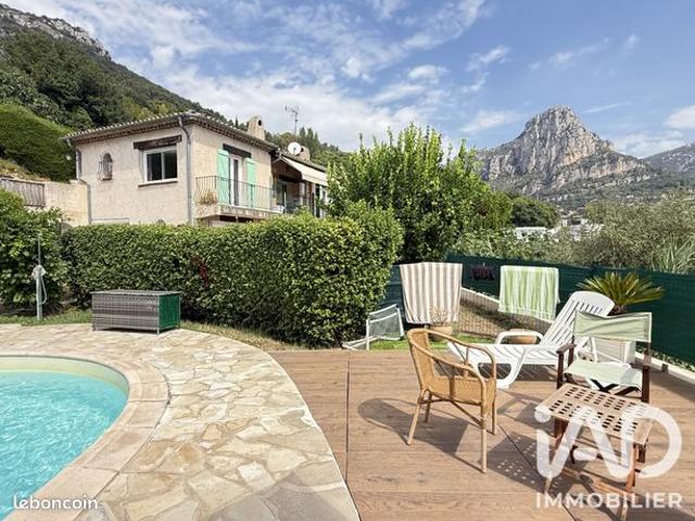Villa 8 pièces 223 m²