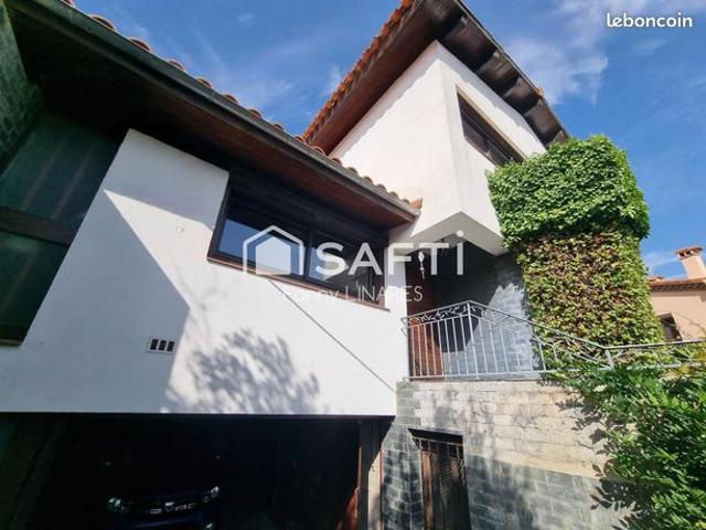 Villa 8 pièces 224 m²