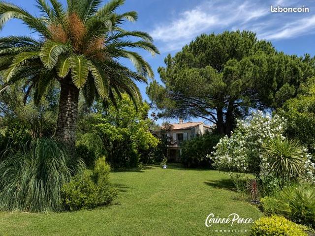 Villa 8 pièces 224 m²