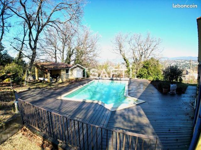 Villa 8 pièces 224 m²