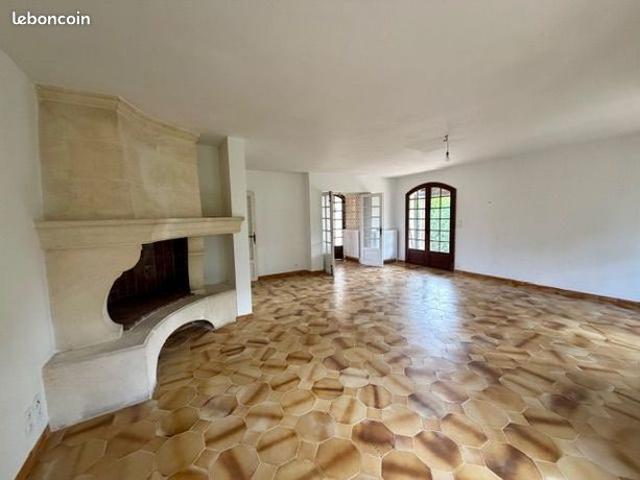 Villa 8 pièces 224 m²
