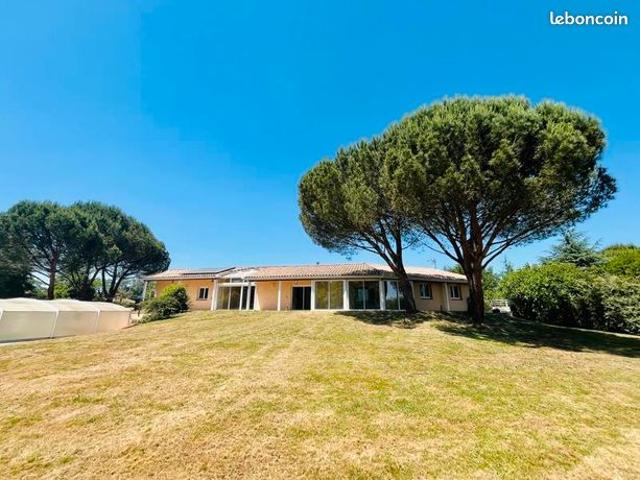 Villa 8 pièces 225 m²