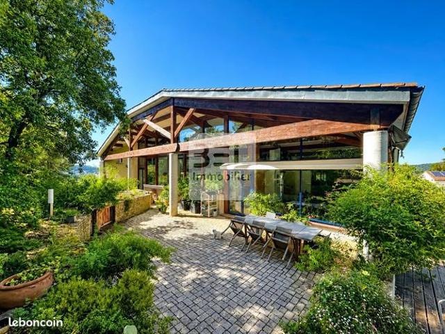 Villa 8 pièces 225 m²