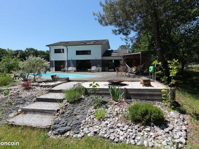 Villa 8 pièces 225 m²