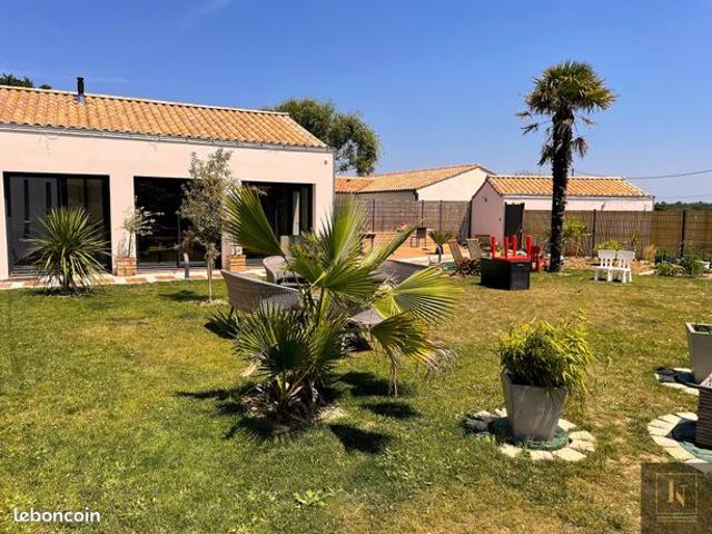 Villa 8 pièces 225 m²